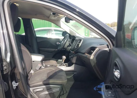 2016 Jeep Cherokee Latitude z USA, uszkodzony, nr VIN 1C4PJLCB1GW376806